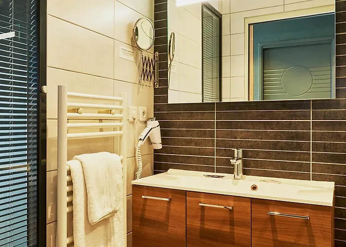 Hotel La Cremaillere Hotel-restaurant Courseulles-sur-Mer